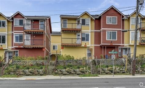 Roosevelt Apartments for Rent .